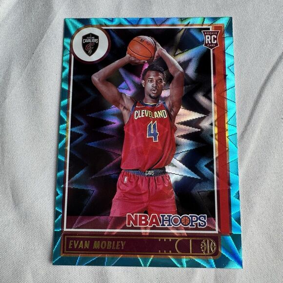 2021-22 Panini Hoops Evan Mobley RC Teal Explosion Refractor Rookie Card - Picture 1 of 3
